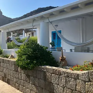Konukevi La Sirena, Panarea