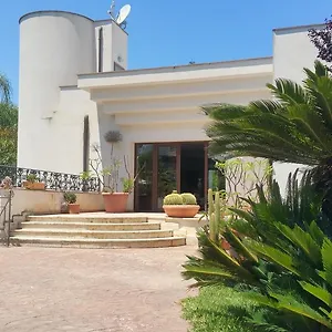 Oda ve Kahvaltı Flora, Mondello