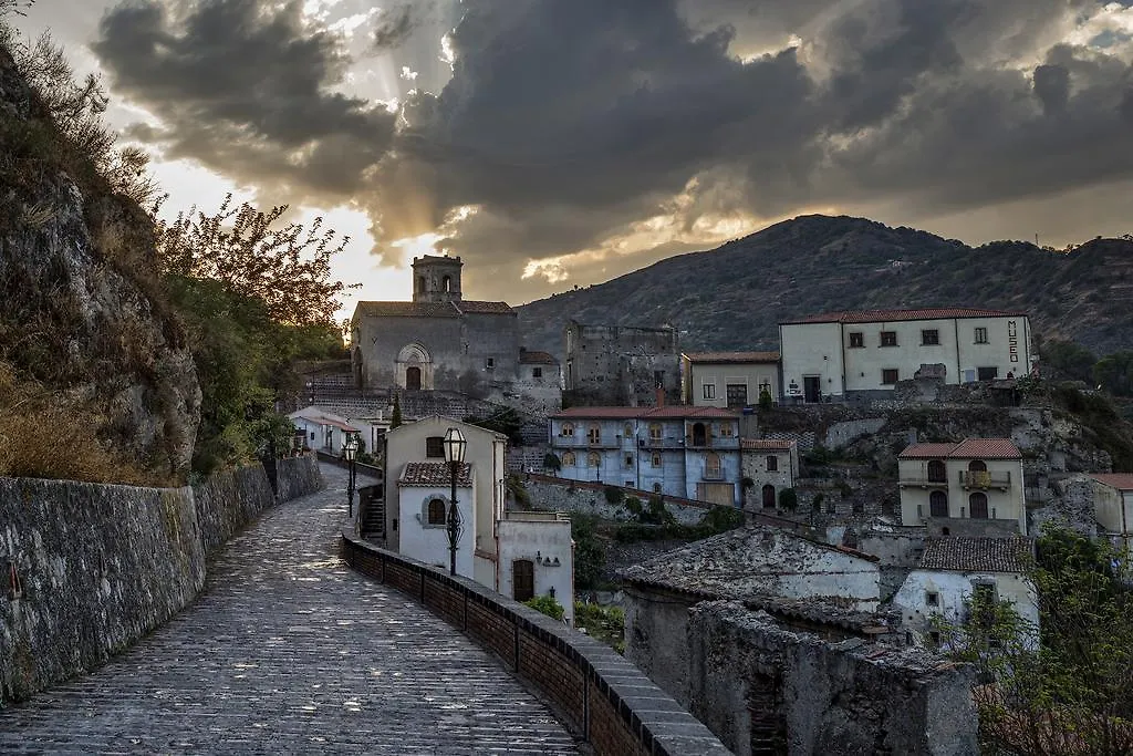 Bed and Breakfast B&B Il Padrino Savoca